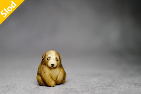 子犬根付（屹人）