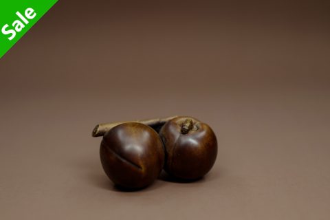 梅果 根付（紫苑）