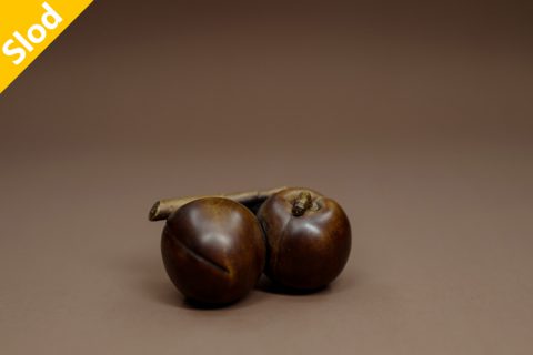 梅果 根付（紫苑）
