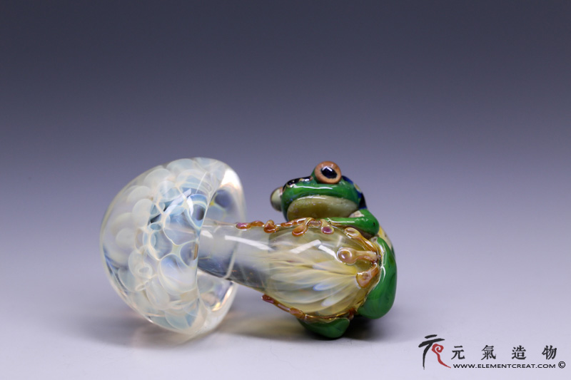 Frog on a Mushroom （ケンタロー）
