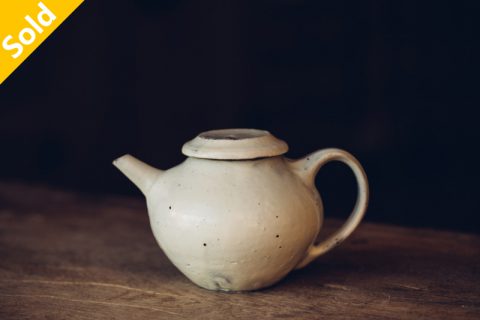 粉引 后手壶（小山乃文彦）N22A394_5