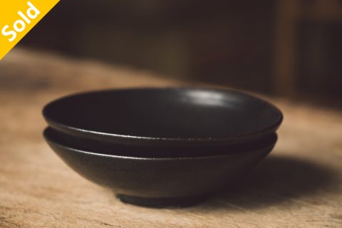 黑丸皿（村木雄儿）