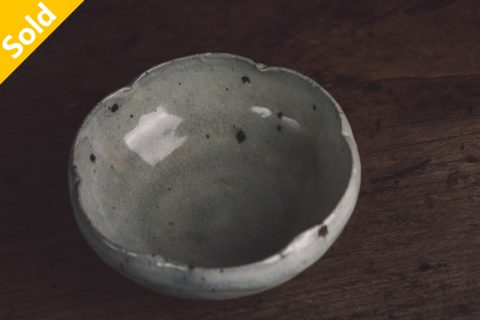 粉引花形钵（八田亨）