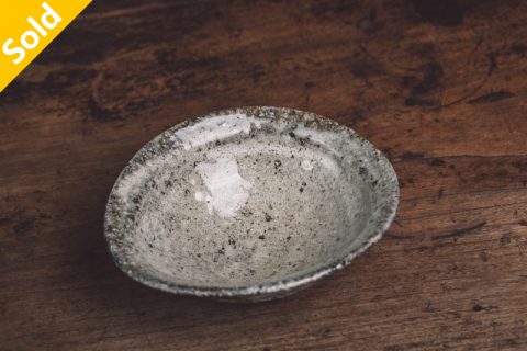 白釉沓形钵（八田亨）N23B015