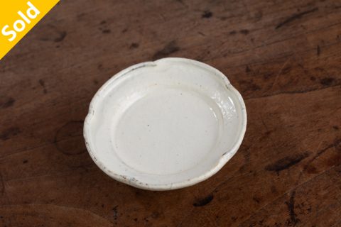 粉引花形小皿（小山乃文彦）N23B417