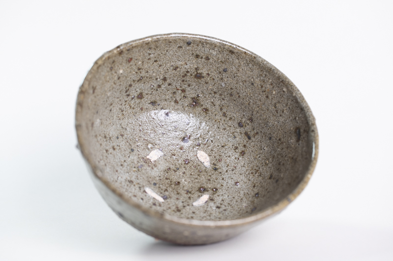灰釉碗（四海大）N25B106