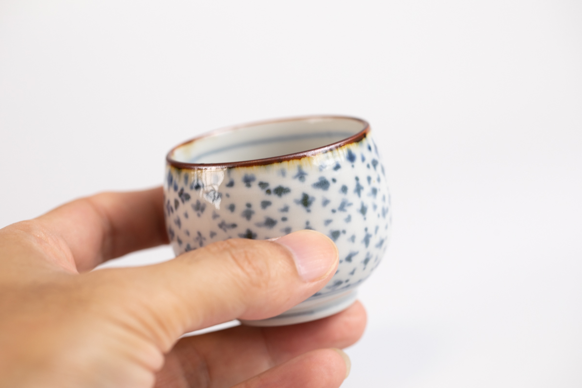 染付花菱纹猪口 杯子（志村和晃）