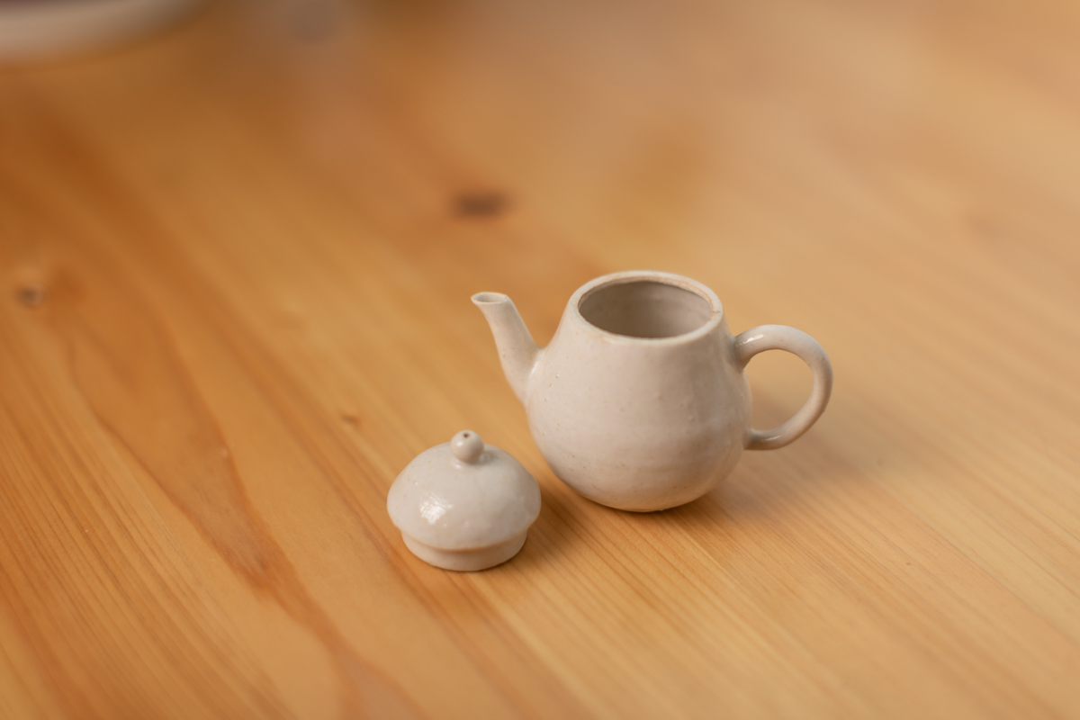 粉引茶壶（三苫修）