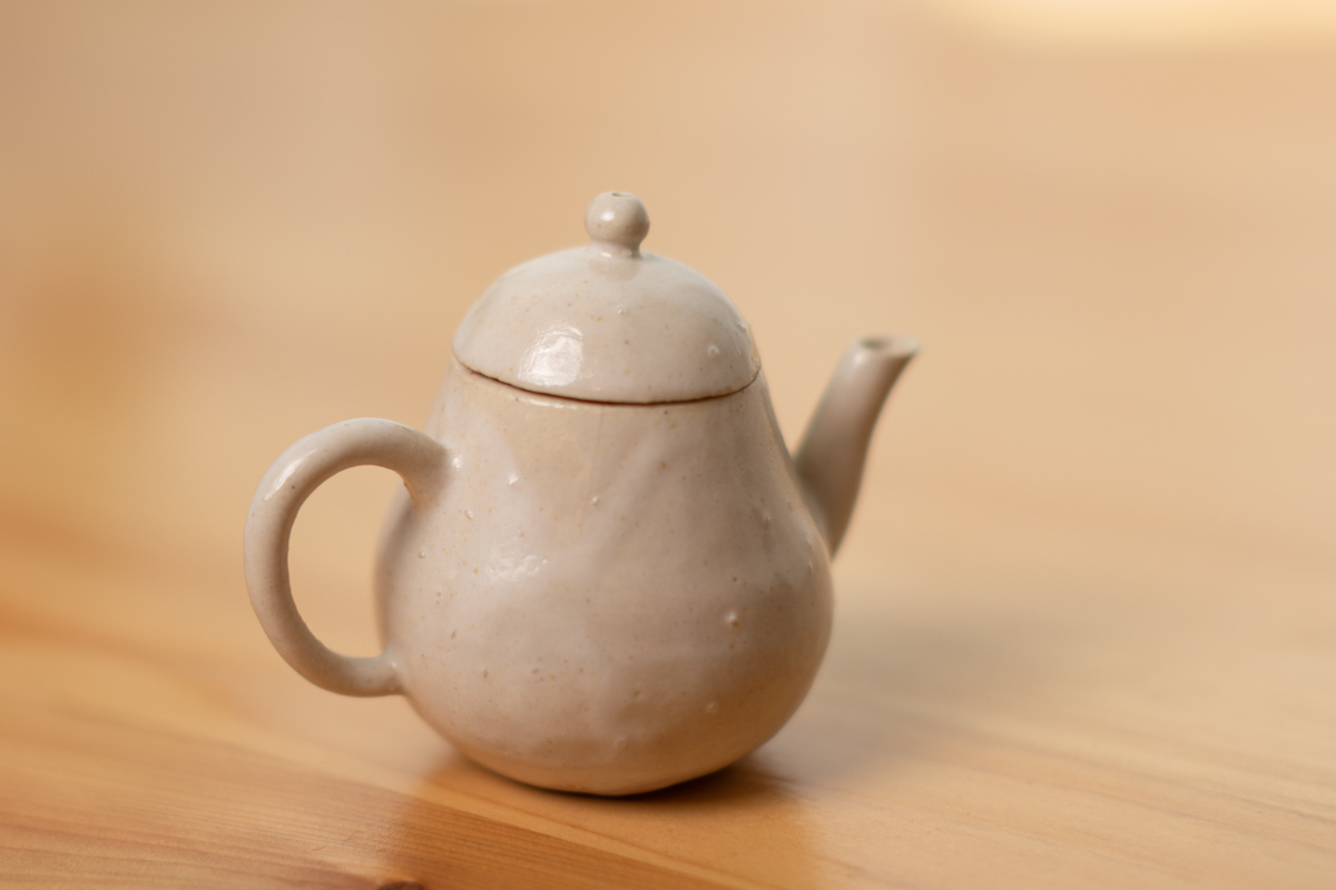 粉引茶壶（三苫修）