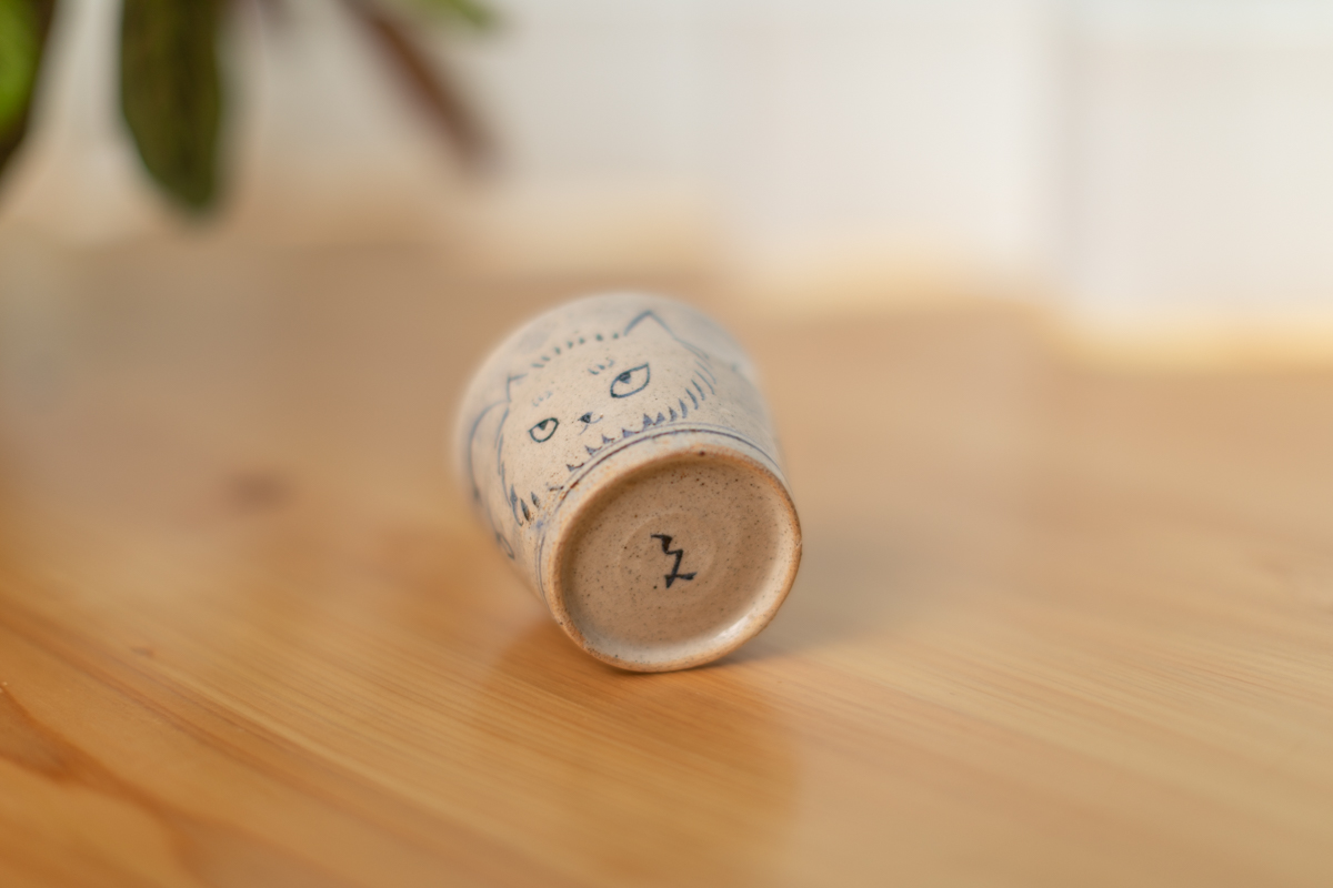 染付猫绘杯（须贺文子）