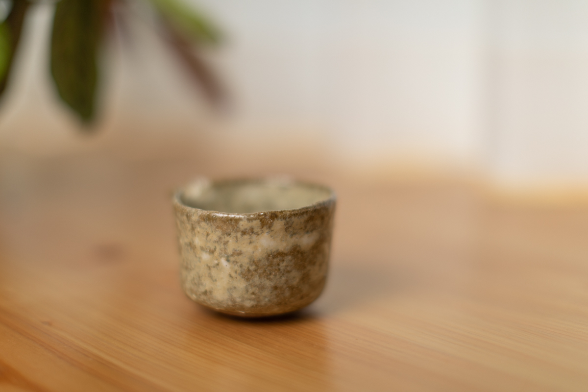 藁灰釉片口（鹤野启司）