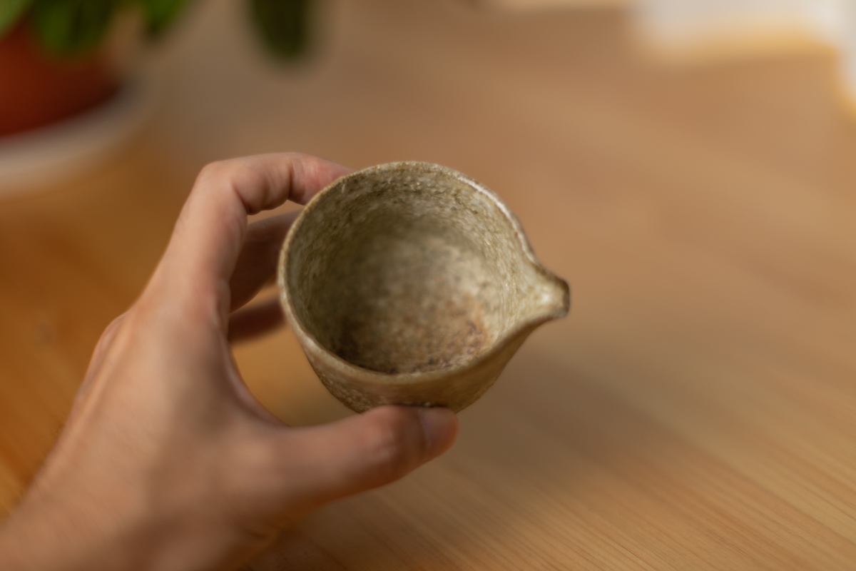 藁灰釉片口（鹤野启司）