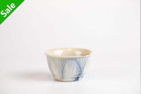 灰釉吴须雕纹杯（志村和晃）
