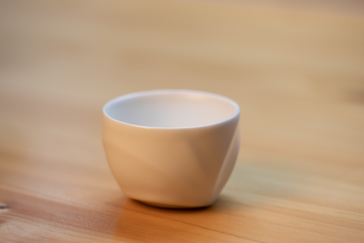 白瓷酒吞 茶杯 附原箱（井仓幸太郎）