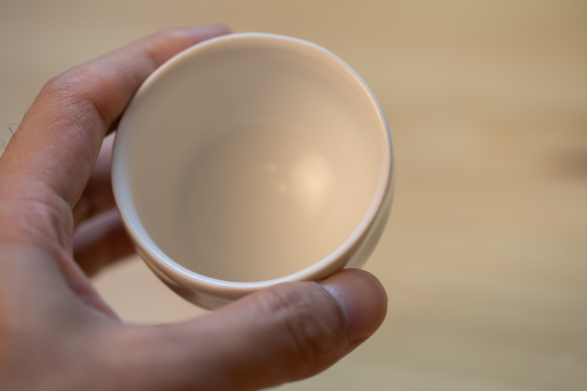 白瓷酒吞 茶杯 附原箱（井仓幸太郎）