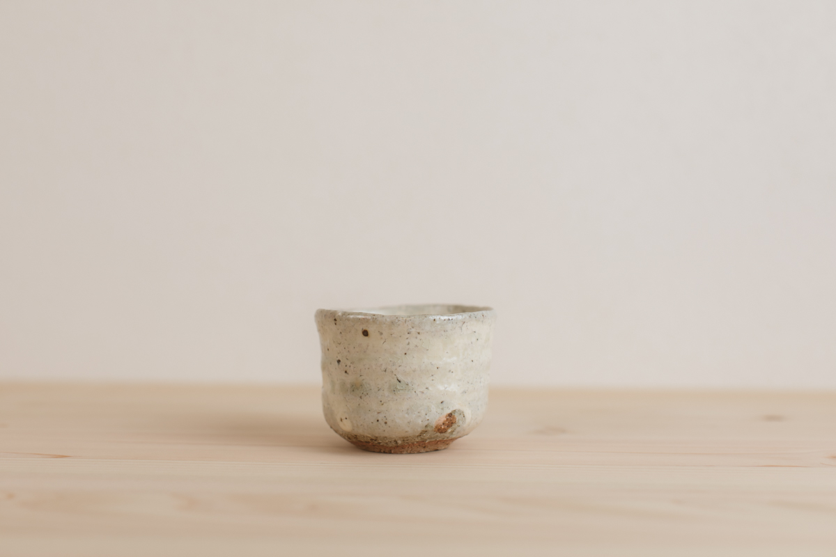 白化妆酒杯 茶杯（芳贺龙一）