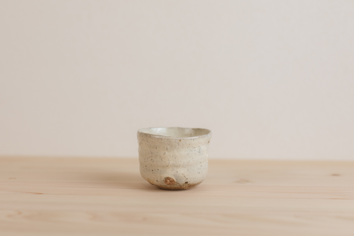 白化妆酒杯 茶杯（芳贺龙一）