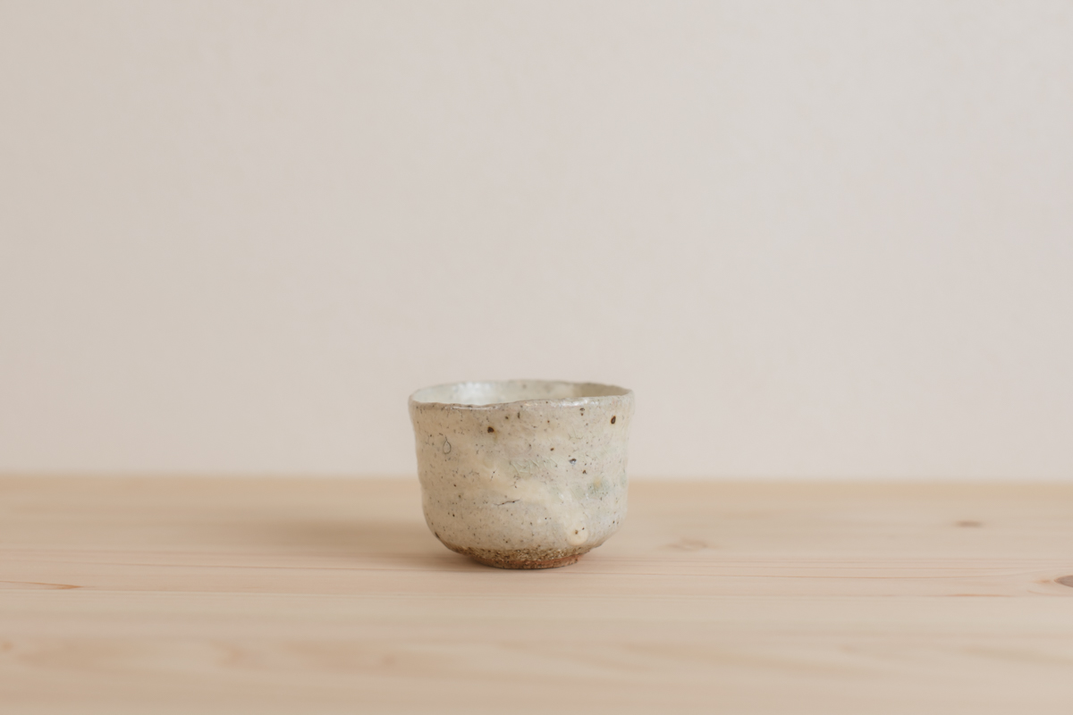 白化妆酒杯 茶杯（芳贺龙一）