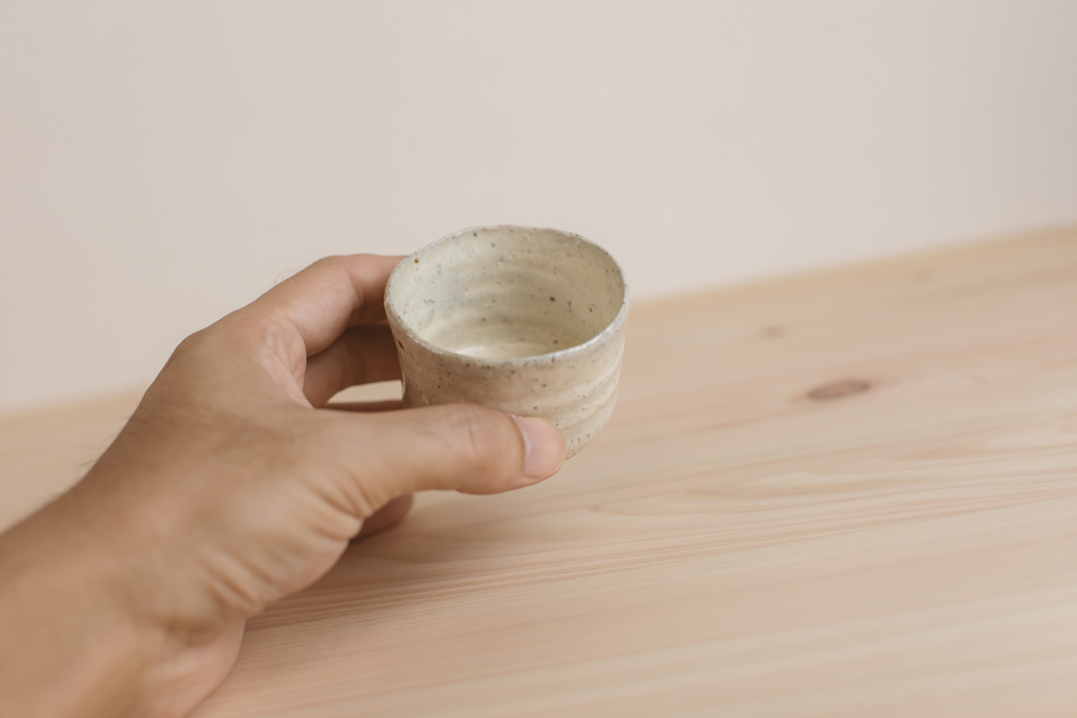 白化妆酒杯 茶杯（芳贺龙一）