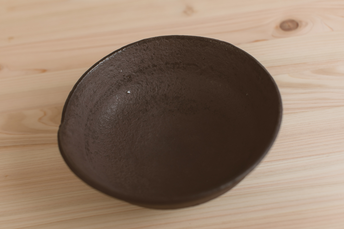 黑釉碗（芳贺龙一）