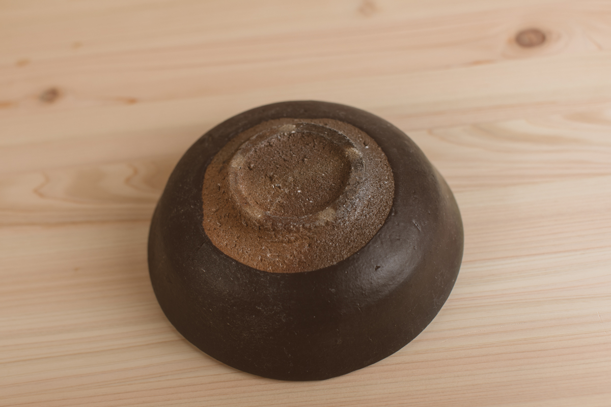 黑釉碗（芳贺龙一）