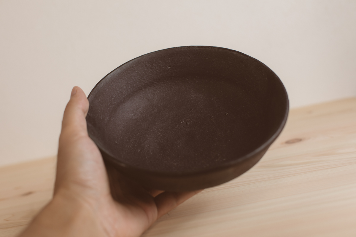 黑釉碗（芳贺龙一）
