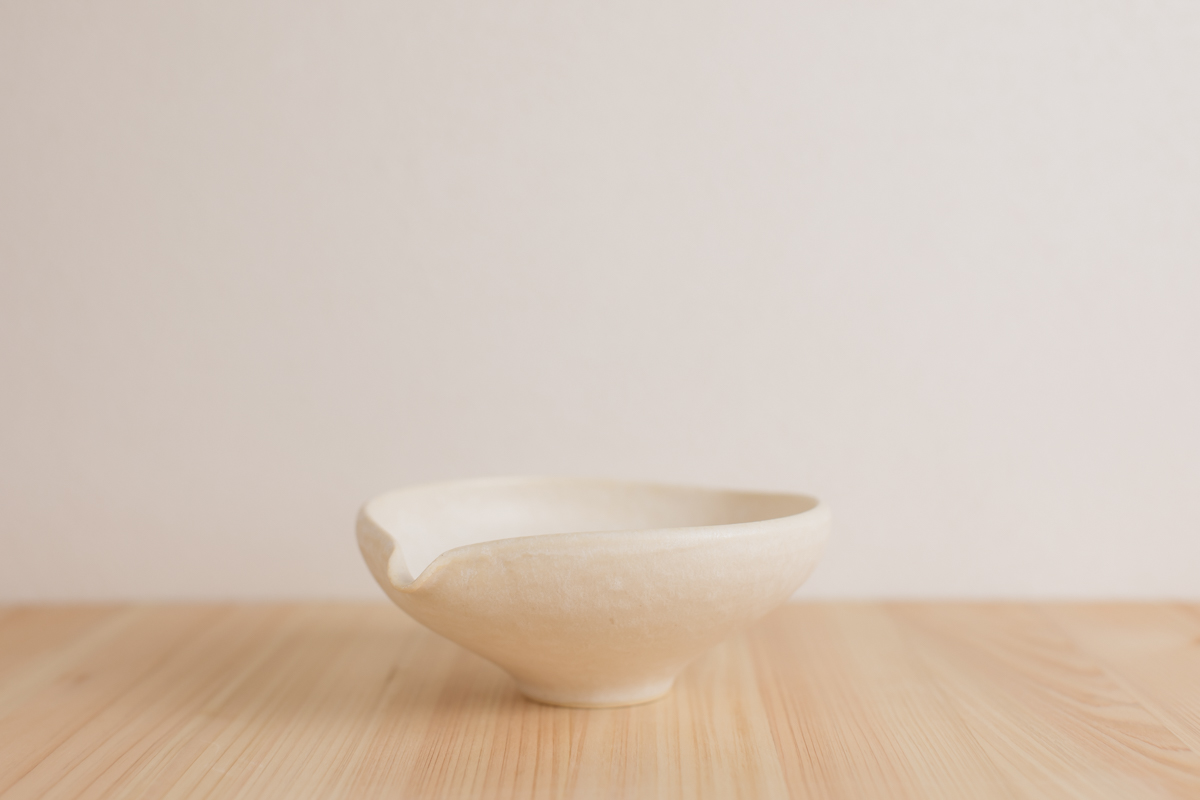 黄白釉低片口（佐野元春）