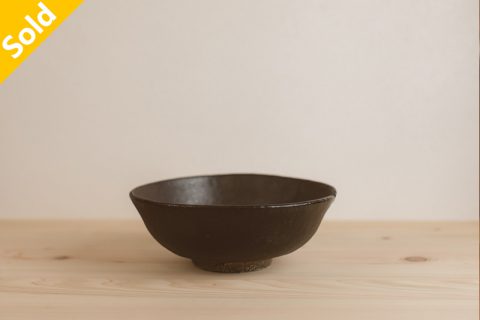 黑釉碗（芳贺龙一）