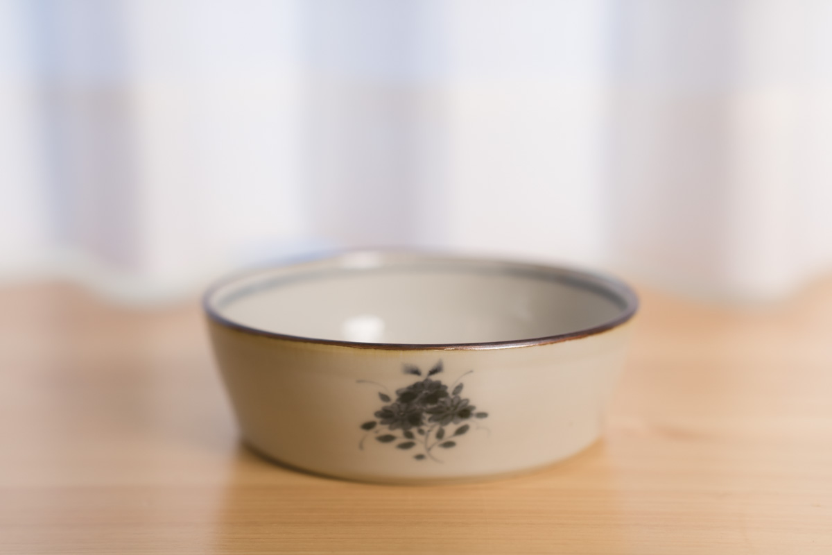 染付花草纹切立5寸钵（志村和晃）