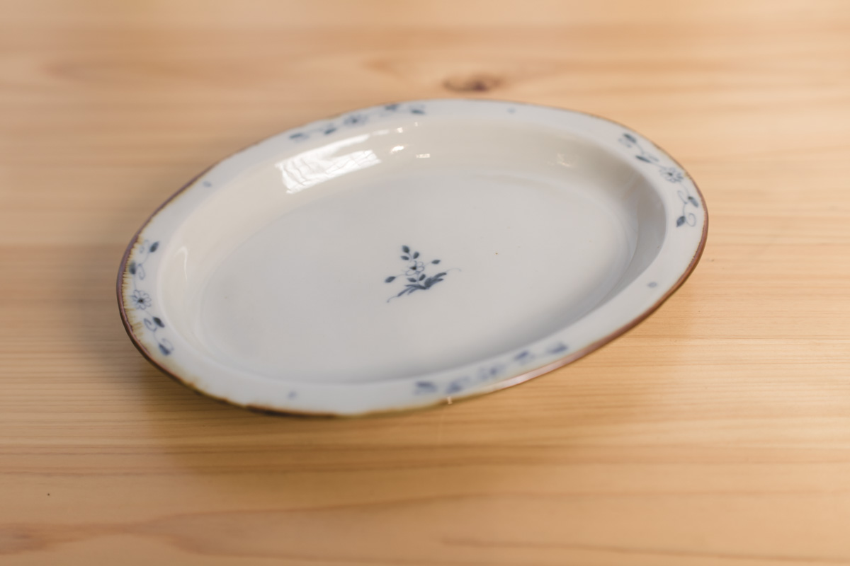 染付花纹椭圆皿（志村和晃）