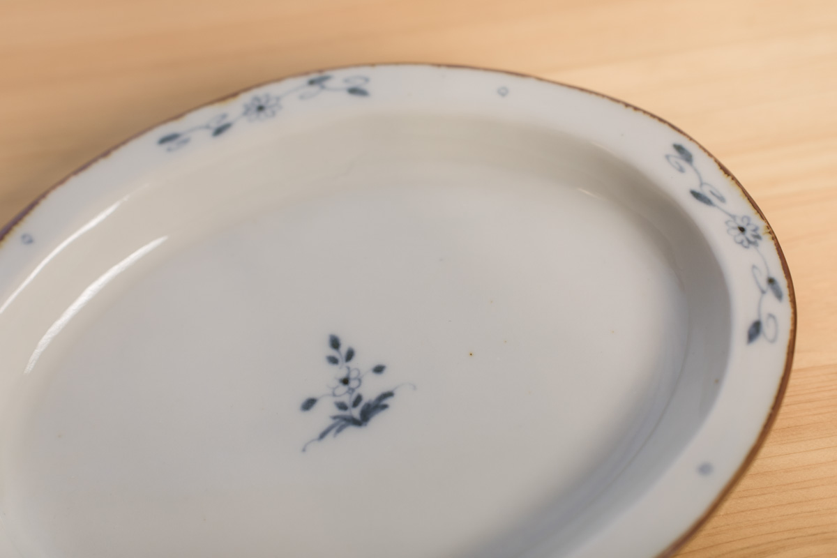 染付花纹椭圆皿（志村和晃）