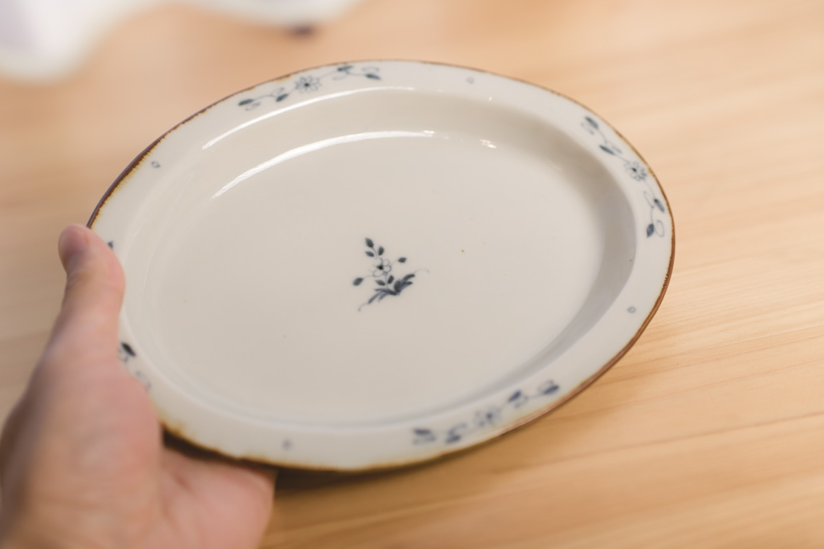 染付花纹椭圆皿（志村和晃）