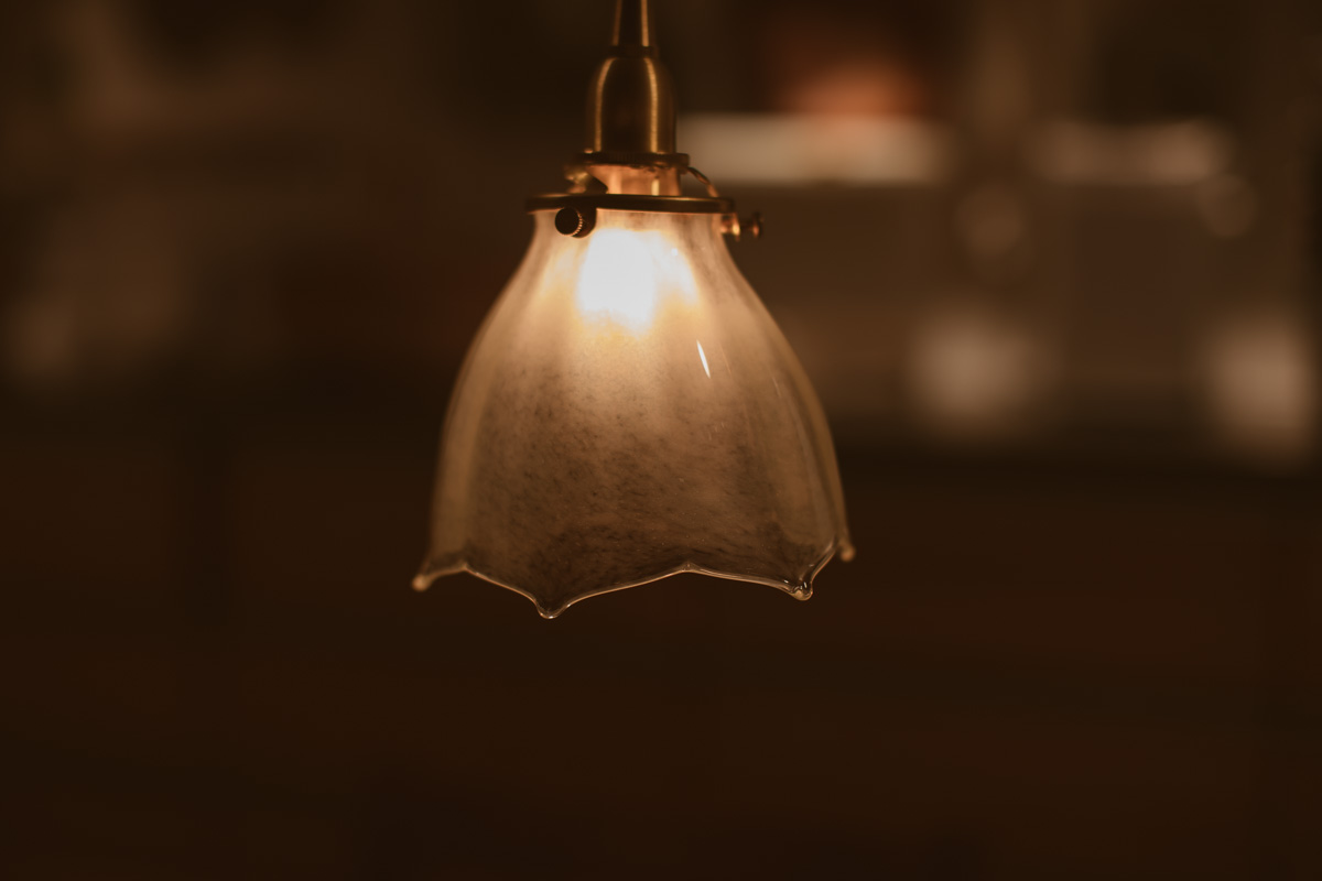 手作着色玻璃吊灯（花冈央）