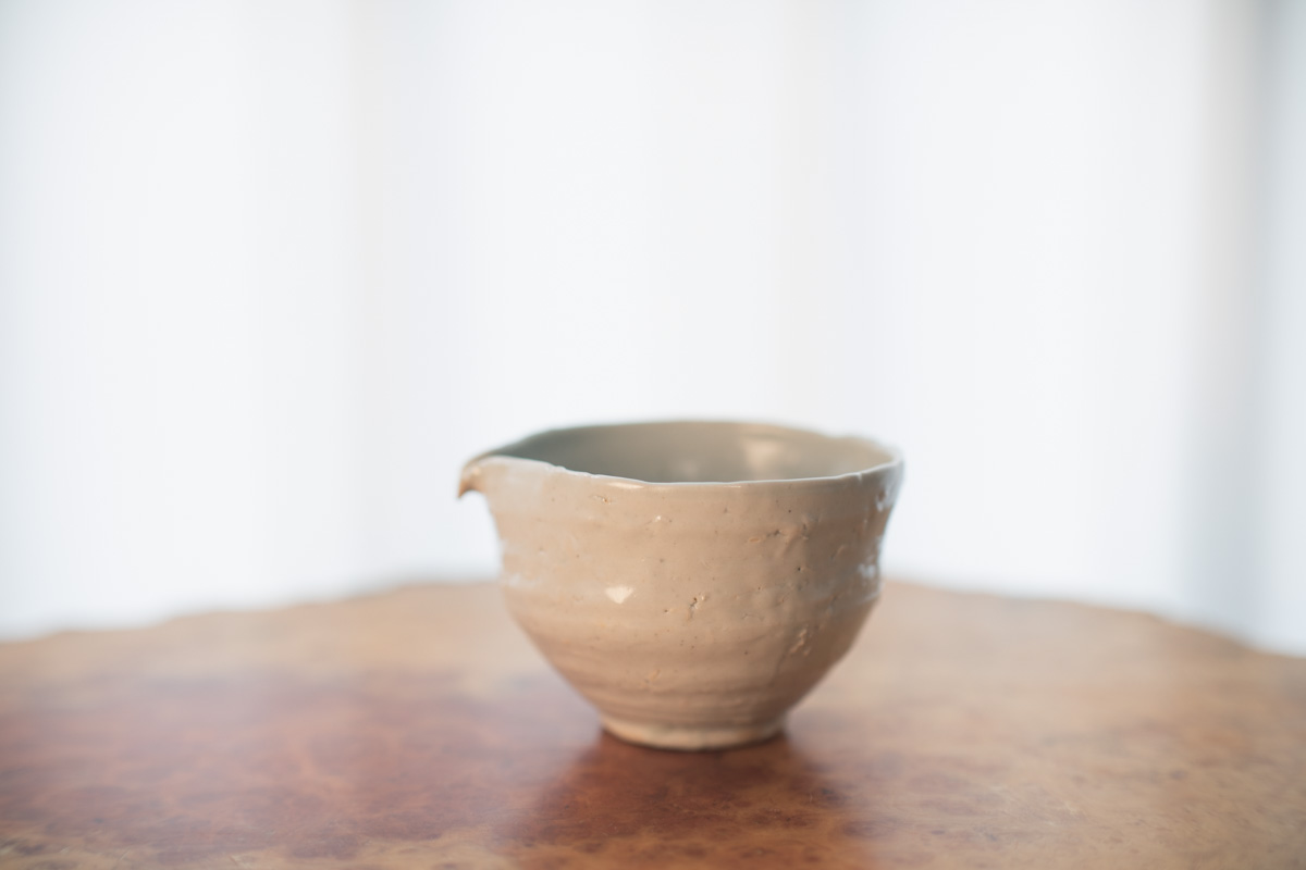 白釉片口（高田谷将宏）