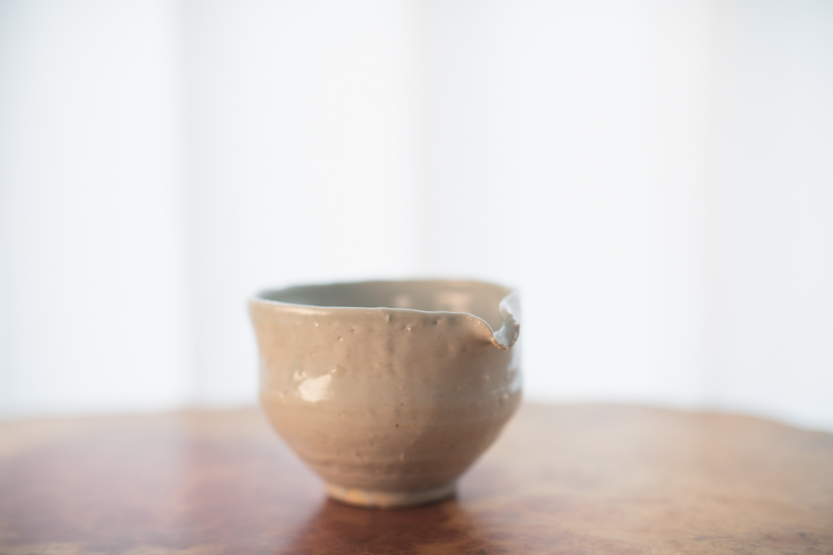 白釉片口（高田谷将宏）