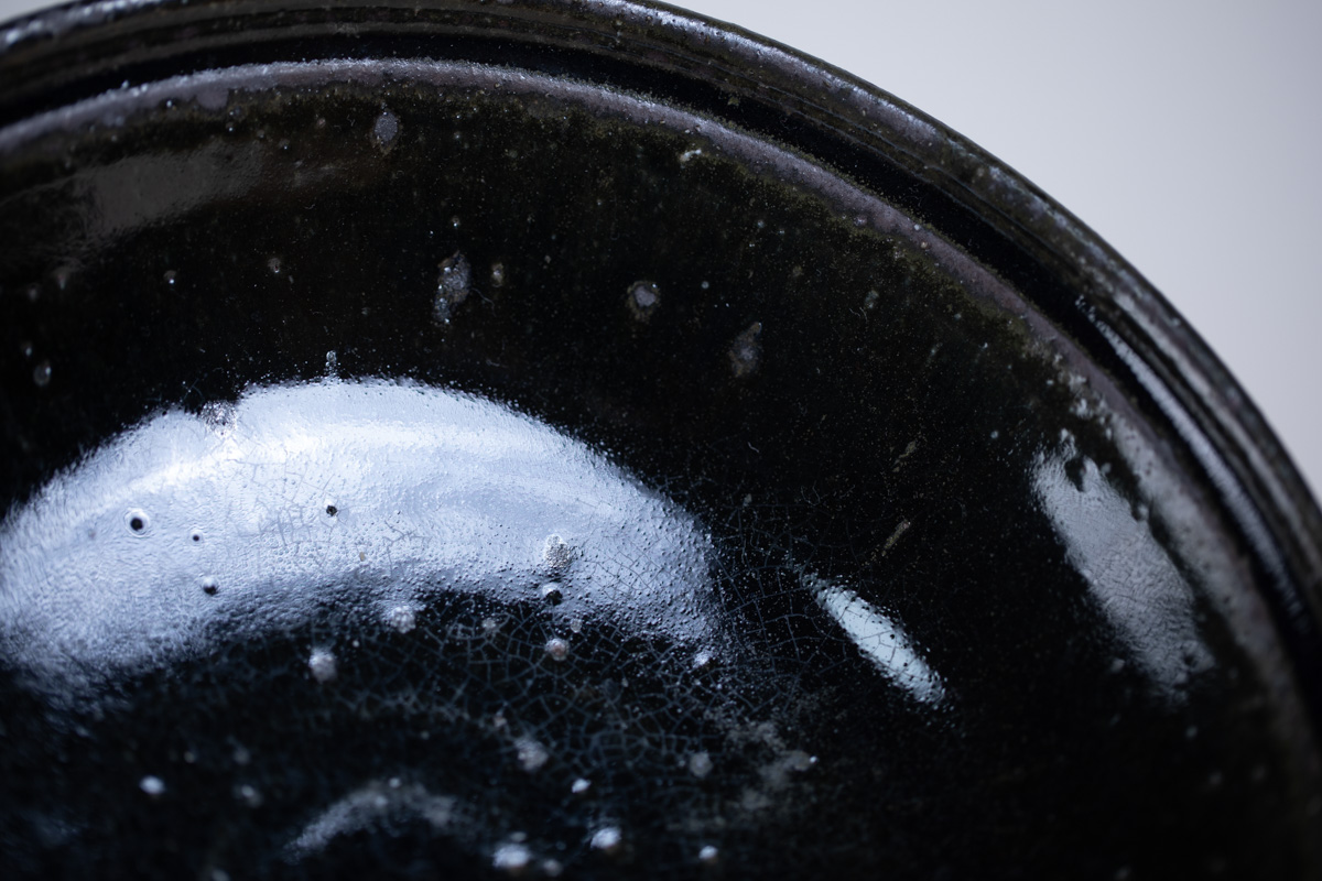 黑釉7寸浅皿(山本泰三)