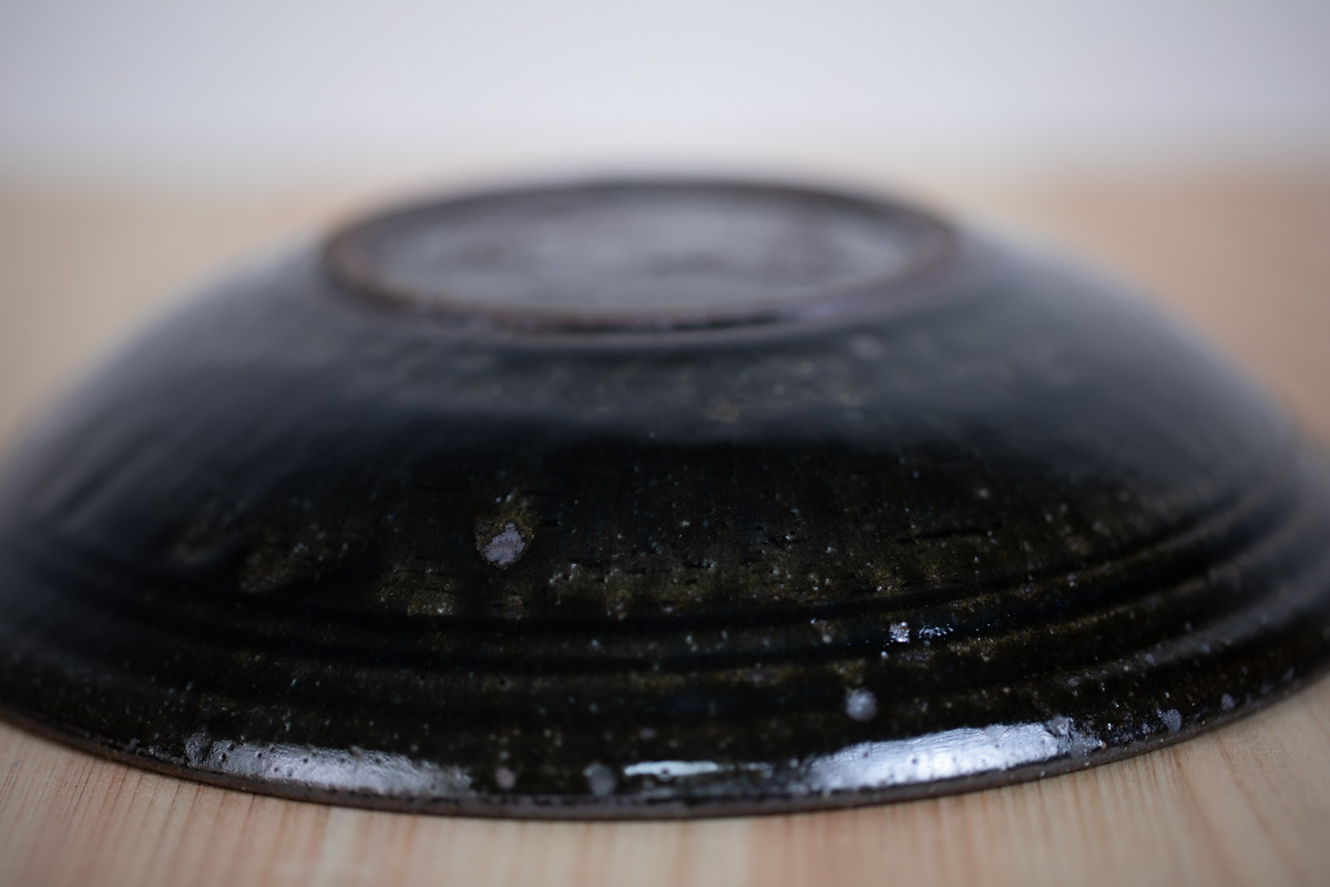 黑釉7寸浅皿(山本泰三)