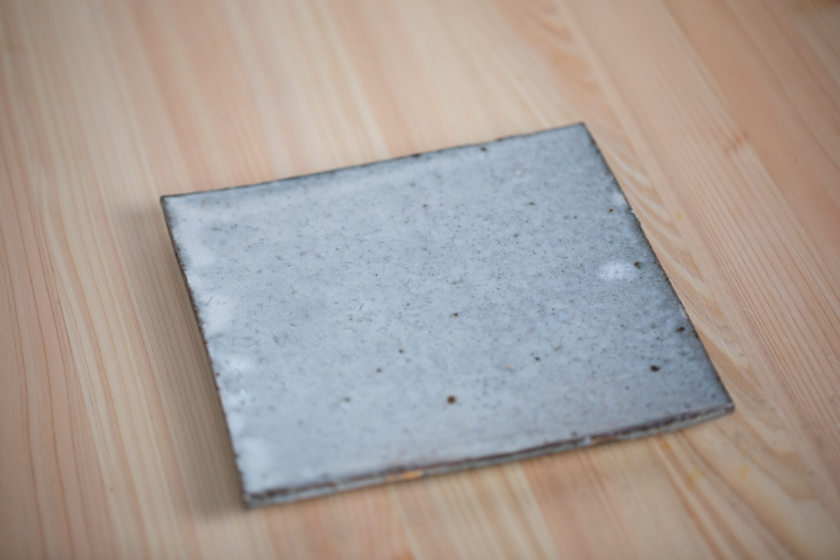 方形平皿（八田亨）