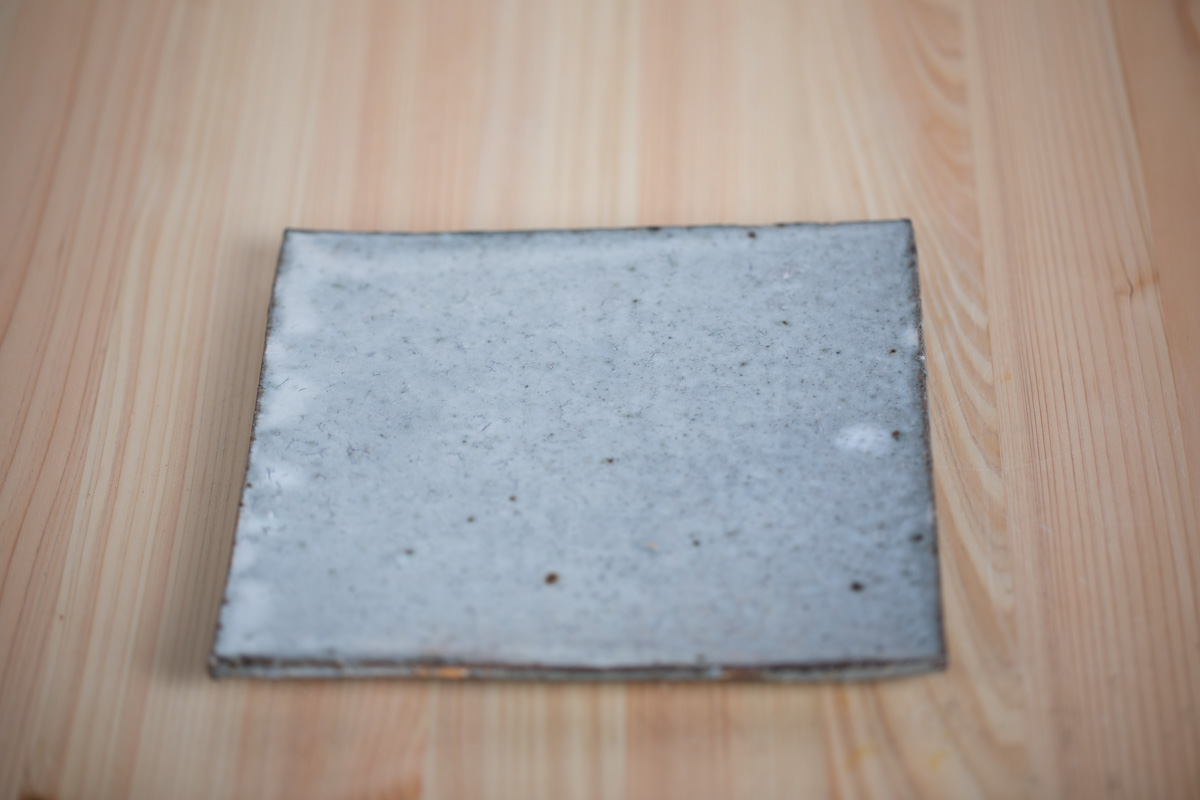 方形平皿（八田亨）