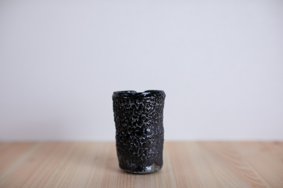 黑釉片口（芳贺龙一）