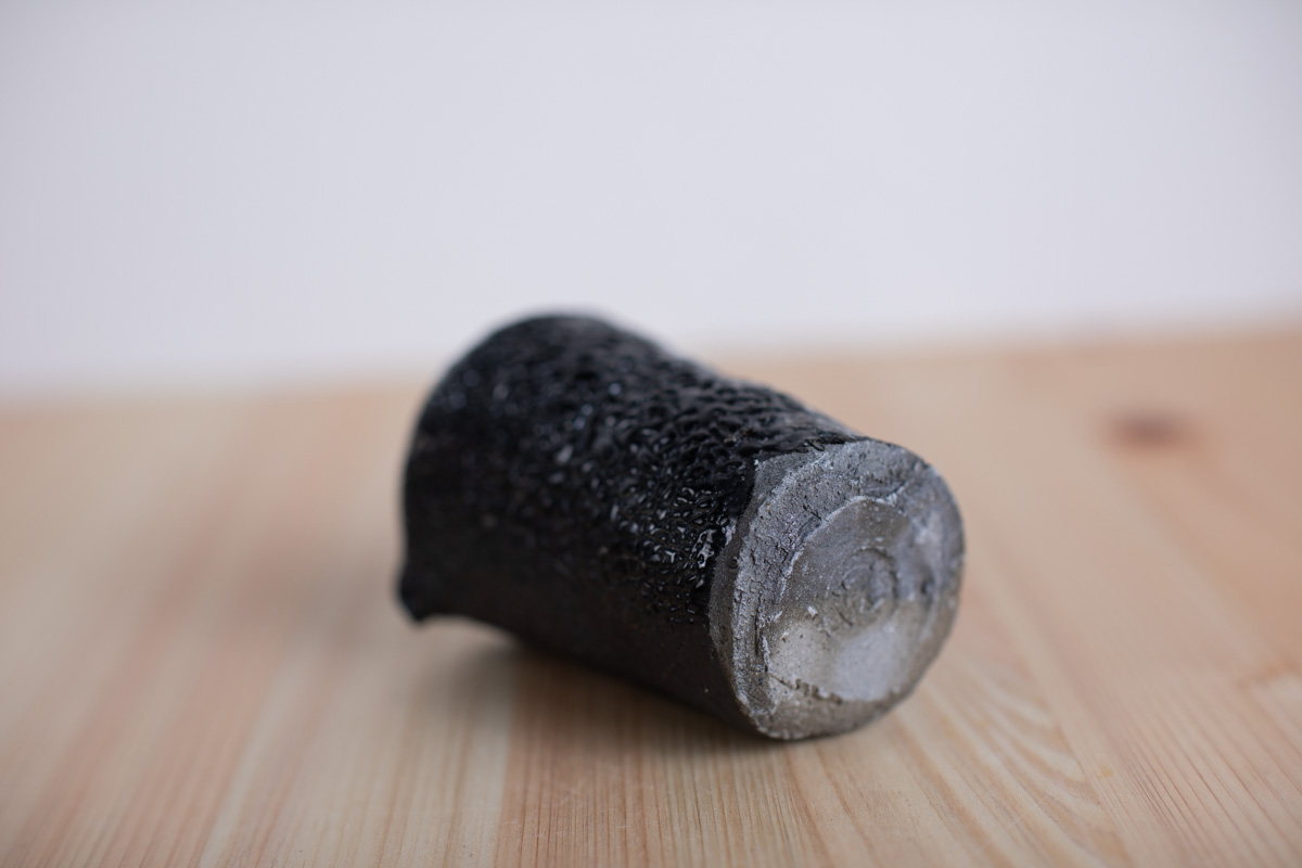 黑釉片口（芳贺龙一）