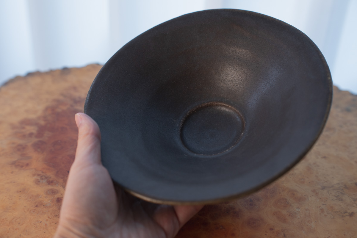 黑釉牵牛花钵 大（古谷浩一）