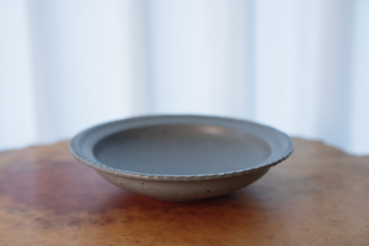 青灰釉折边钵（古谷浩一）