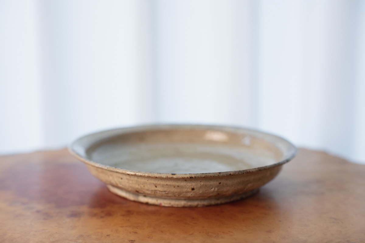 刷毛目浅皿（坪井俊宪）