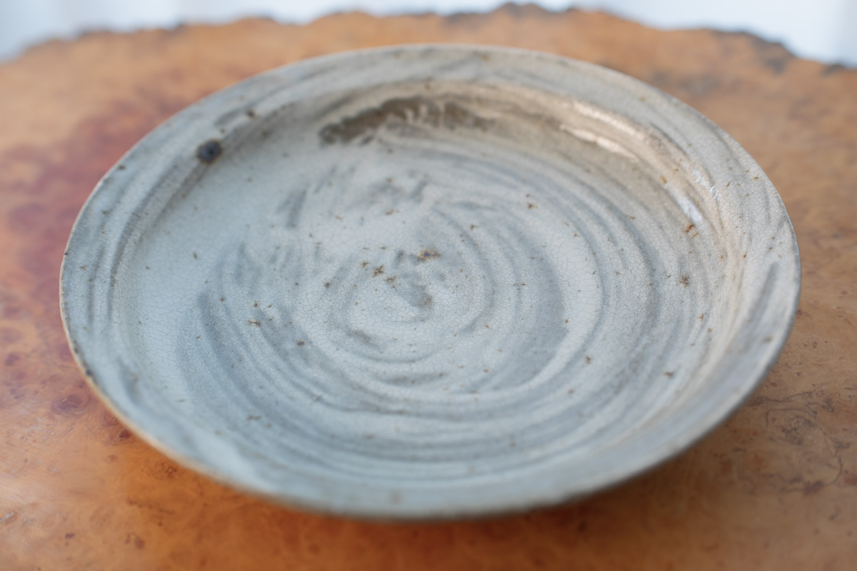 刷毛目浅皿（坪井俊宪）