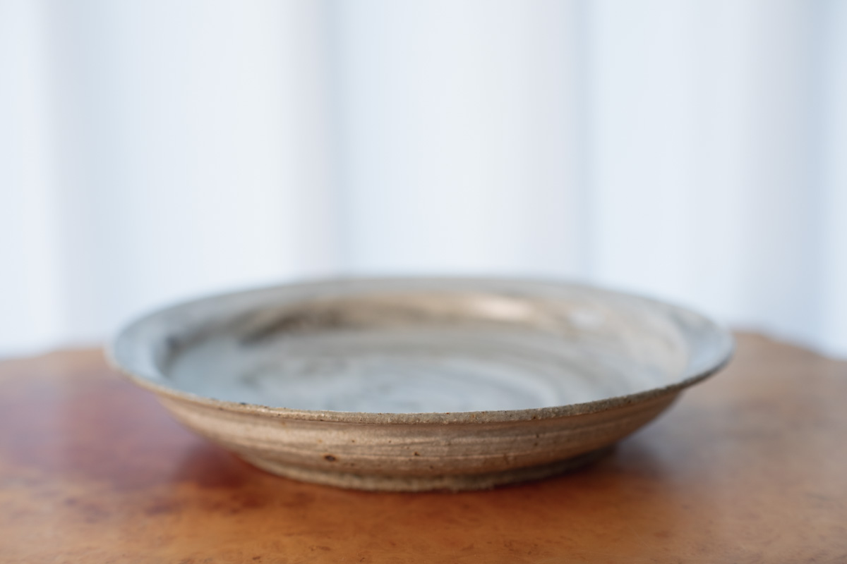 刷毛目浅皿（坪井俊宪）