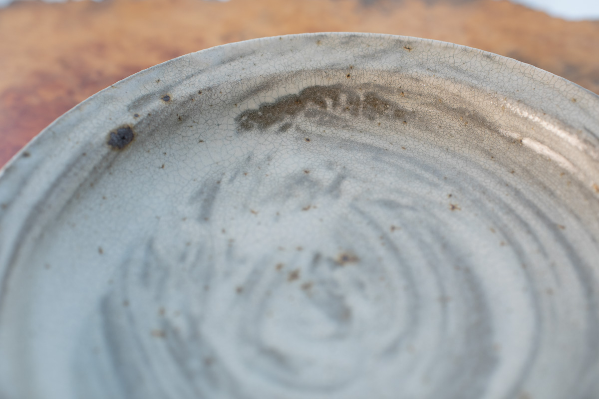 刷毛目浅皿（坪井俊宪）