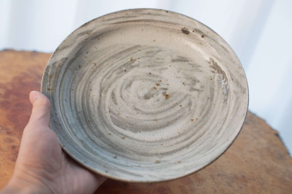 刷毛目浅皿（坪井俊宪）