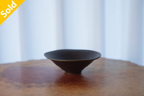 黑釉牵牛花钵 中（古谷浩一）