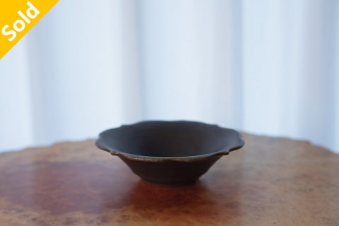 铁锈釉花纹钵（古谷浩一）